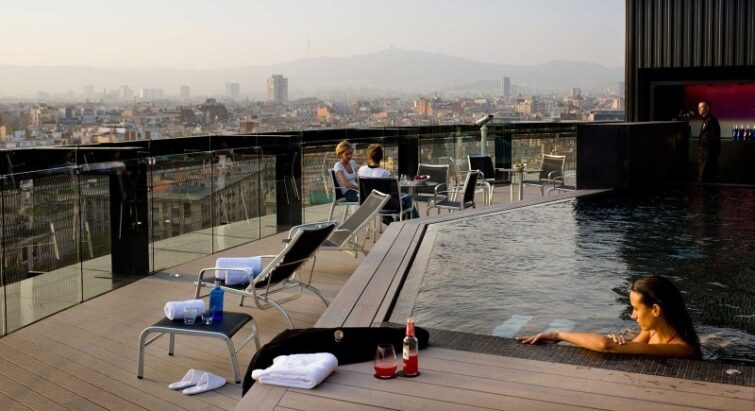 Les Meilleurs Rooftops O Boire Un Verre Barcelone