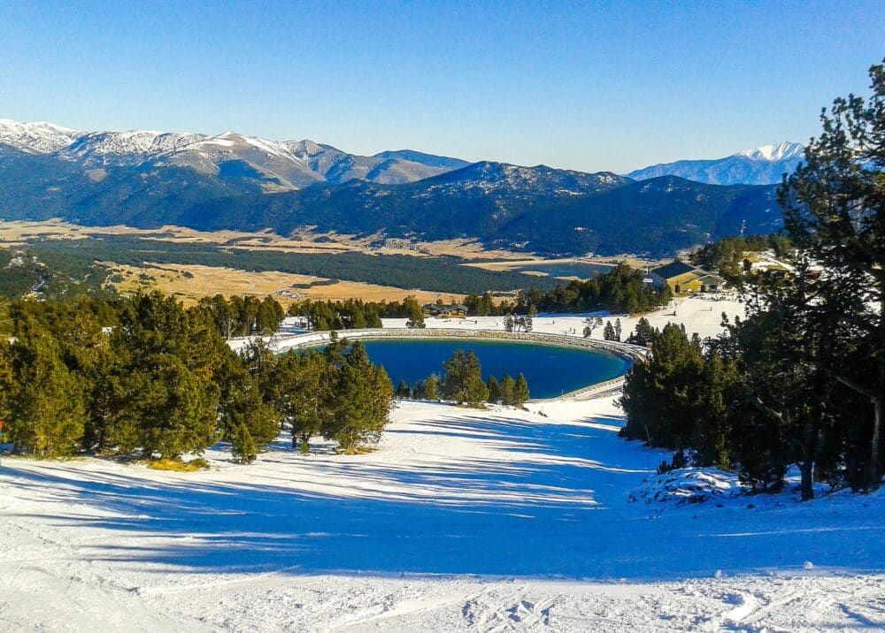 7 stations de ski en Occitanie à découvrir absolument