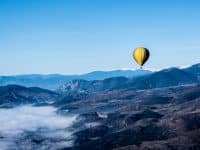 montgolfière week-end insolite en amoureux dans les Pyrénées