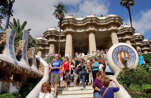 Touristes parc Guell Barcelone