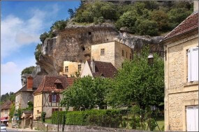 Les maisons troglodytes et les grottes des Eyzies de Tayac-Sireuil