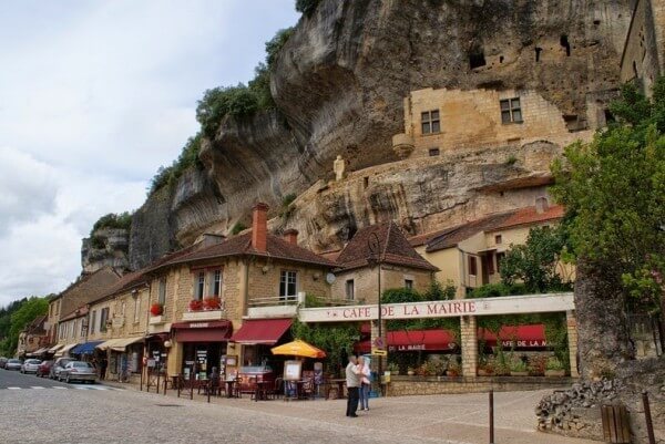 Les Eyzies-de-Tayac-Sireuil, grottes, cavités, maisons troglodytes, Dordogne