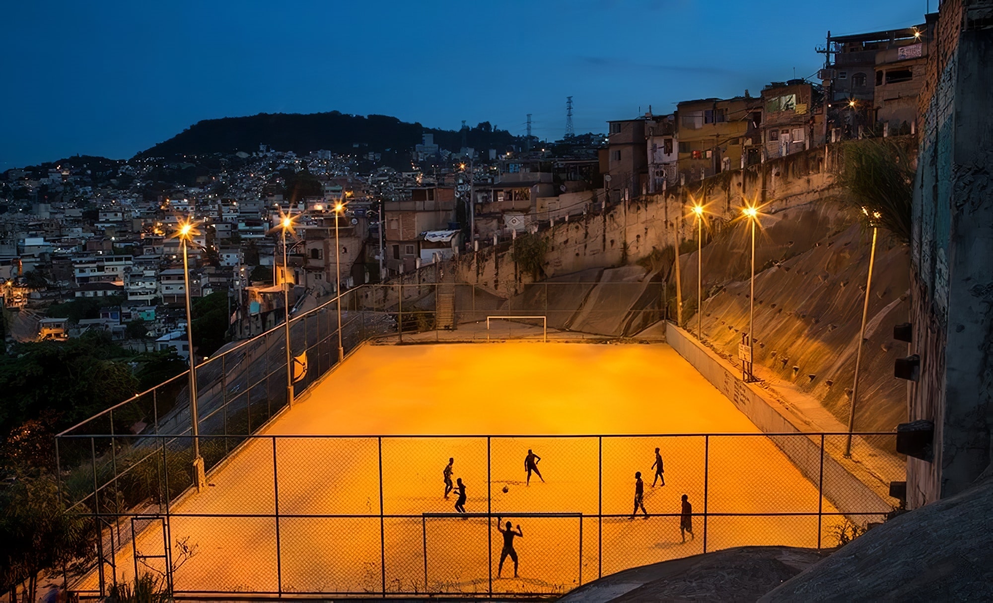 Sao Carlos favela terrain de foot