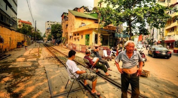 Train Hanoi