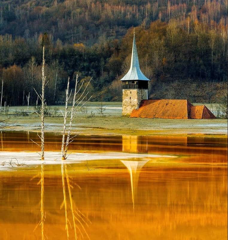 Lac toxique de Geamana, Roumanie