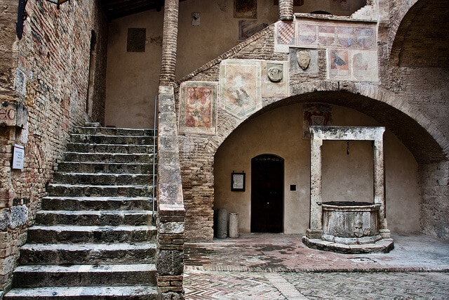San Gimignano et ses maisons-tours en Toscane, Italie