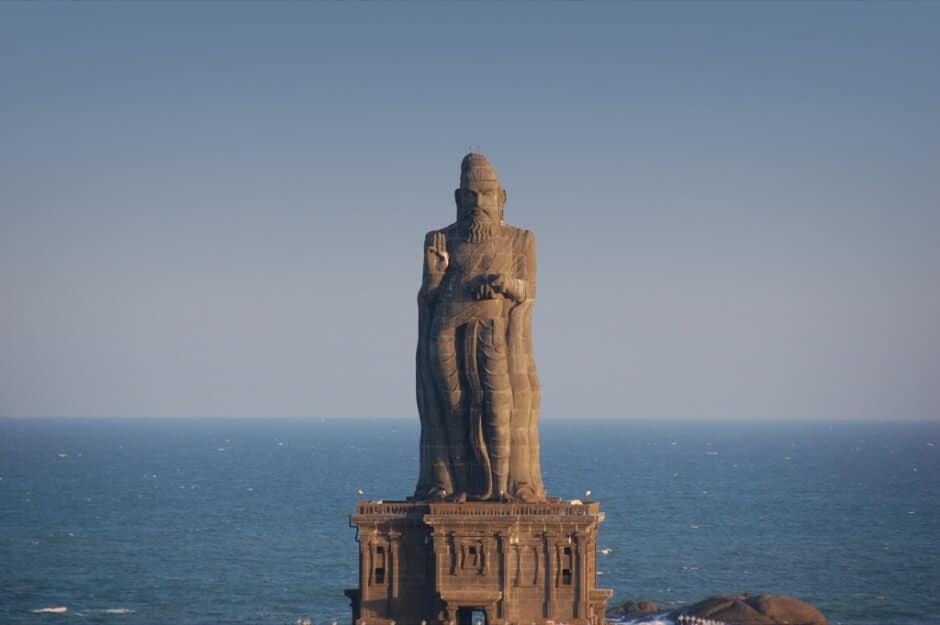 statues et monuments gigantesques, colossaux et énormes dans le monde