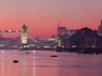 Croisière sur la Tamise à Londres au coucher de soleil