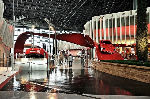 Ferrari park абу даби