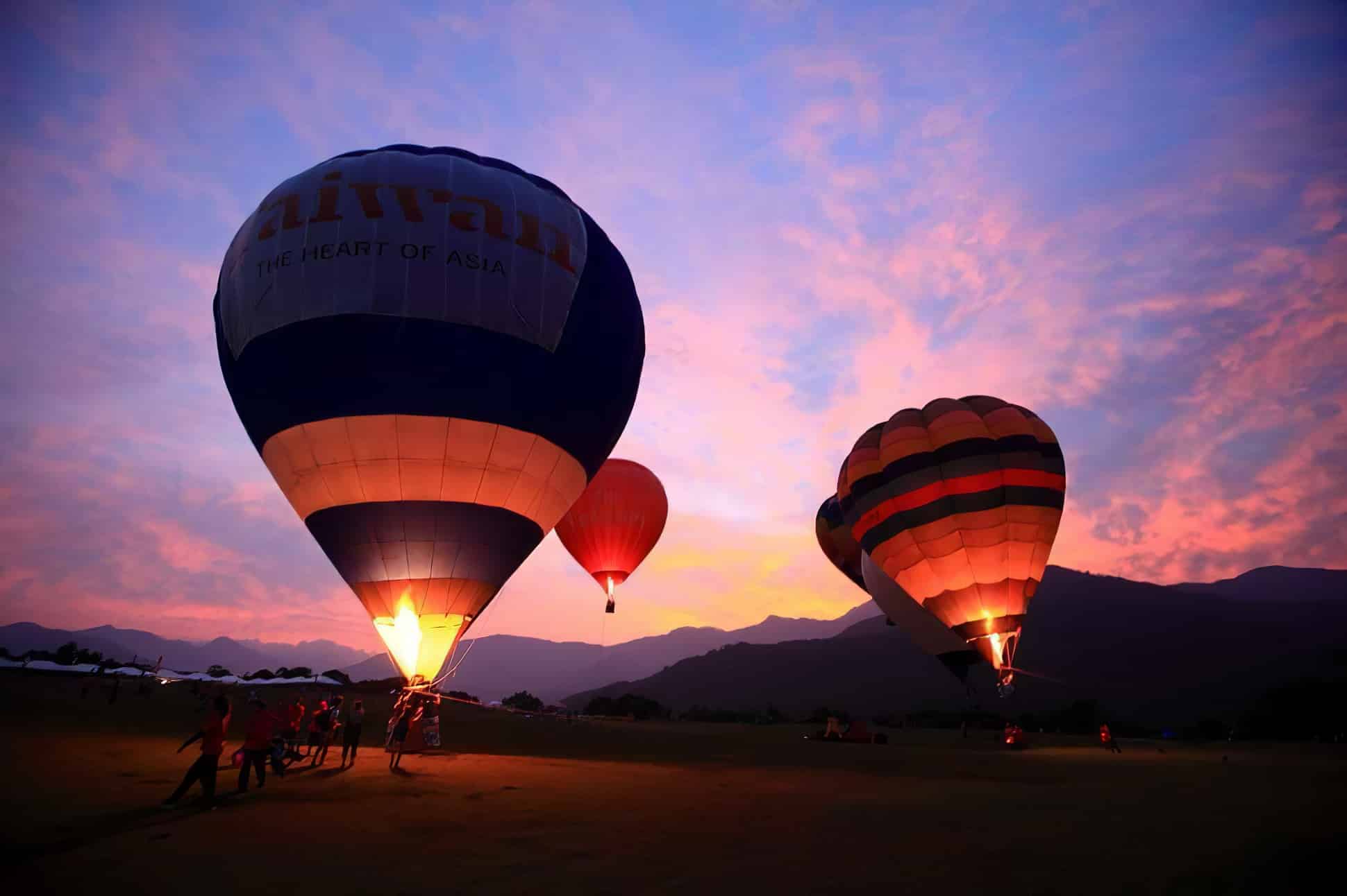 Les festivals de montgolfières du monde entier colorent le ciel