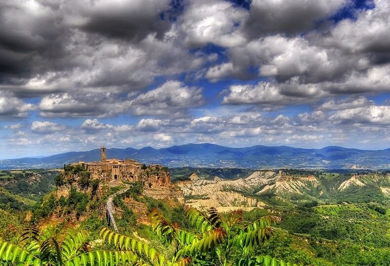 Civita di Bagnoregio, village perché et abandonné en Italie