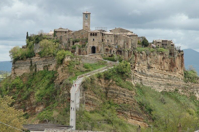 Civita di Bagnoregio, village perché et abandonné en Italie