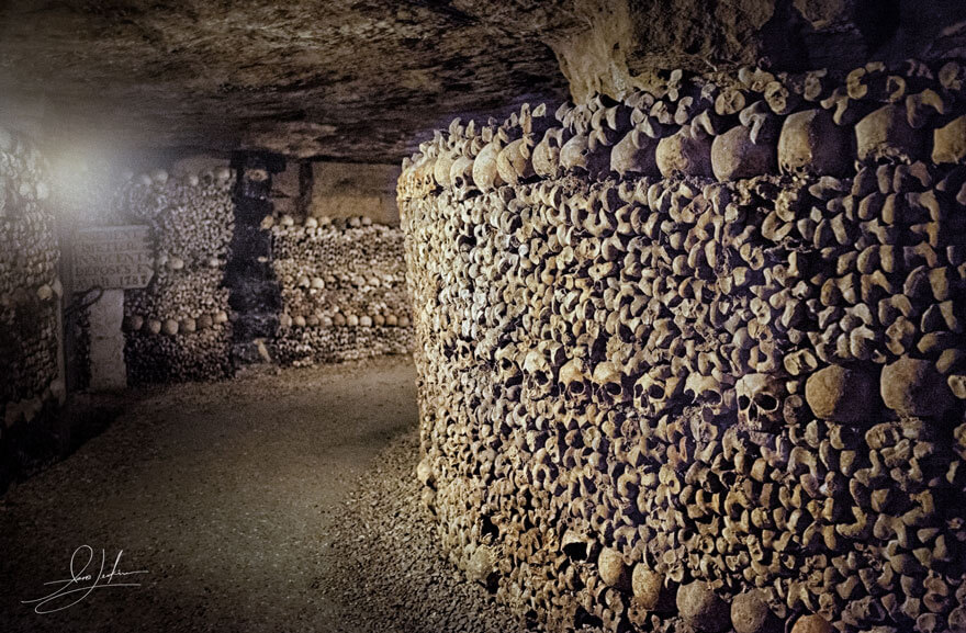 Ossuaires, chapelles d'os, catacombes, bizarres et étranges