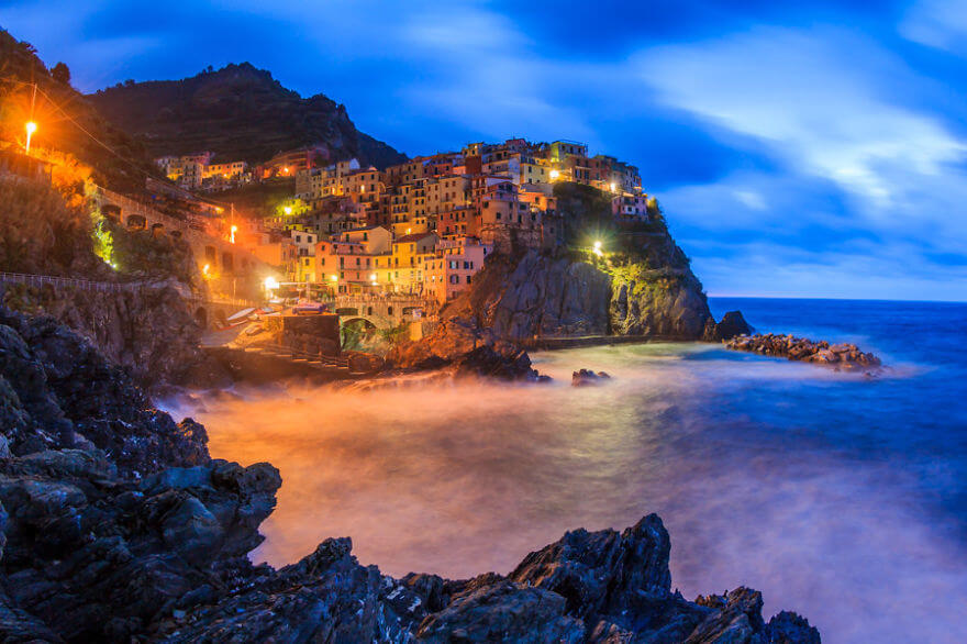 Villages et villes construits à flanc de falaise les plus spectaculaires au monde