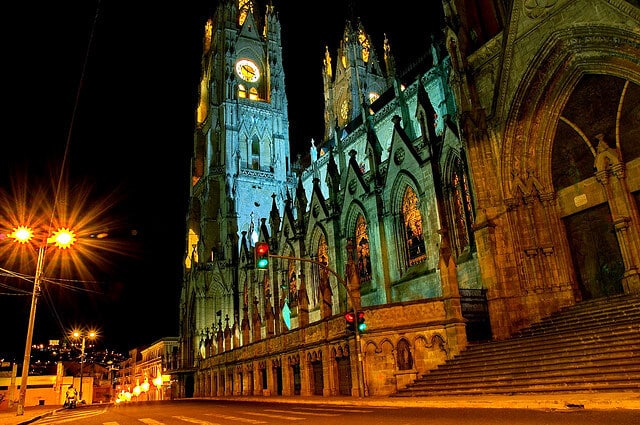 Basílica del Voto Nacional, Quito