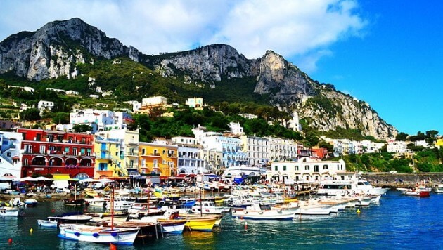 Partez visiter Capri et la grotte bleue pendant une journée depuis Rome