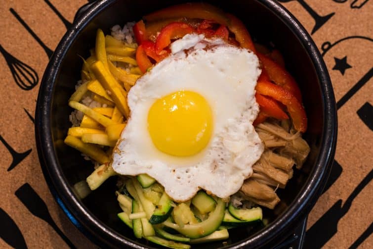 Le bibimbap, l'une des spécialités coréennes les plus connues