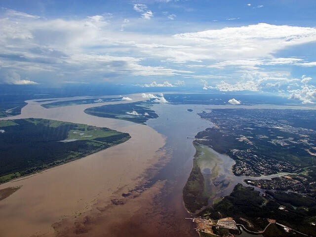 rencontre des eaux Manaus