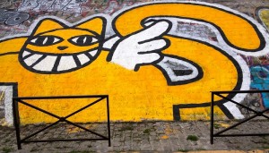 street art coloré à Paris sur un mur