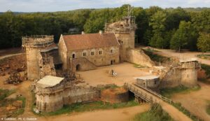 Visite du château médiéval de Guédelon, en construction depuis 20 ans