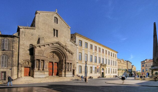 arles lieux interet