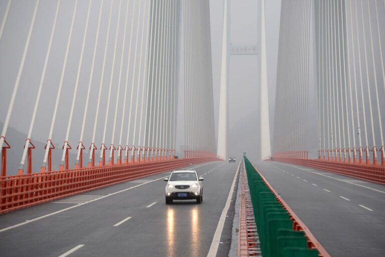 Quel Est Le Pont Le Plus Long De France La Chine inaugure le plus haut pont du monde, culminant à 565 mètres