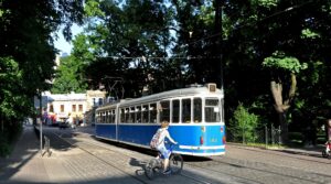 Trams et bus en circulation à Cracovie