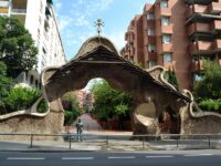 Gaudi, Porte Miralles, Barcelone