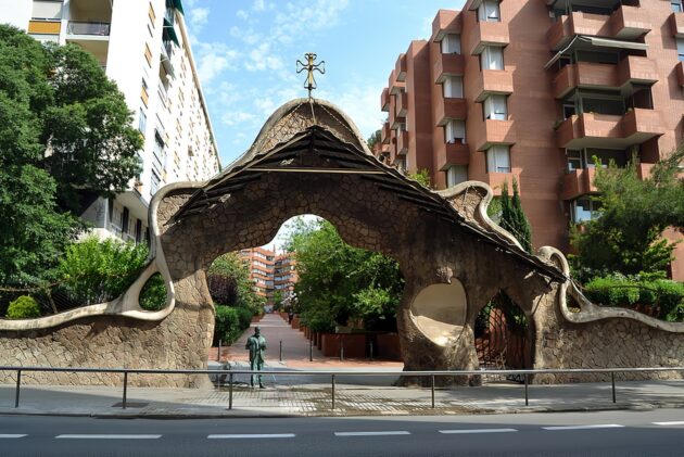 Gaudi, Porte Miralles, Barcelone