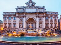 Pièces dans la Fontaine de Trevi, Rome