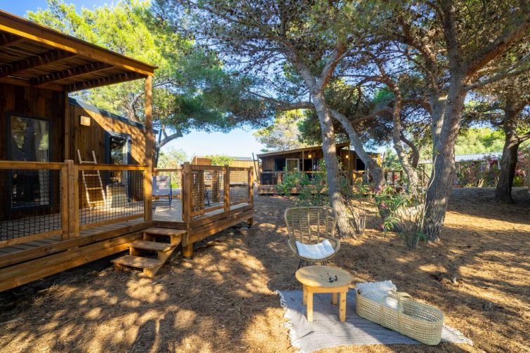 12 campings  o  loger proche  de Narbonne 