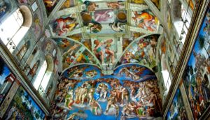 visite de la Chapelle Sixtine à Rome avec vue intérieure des fresques célèbres