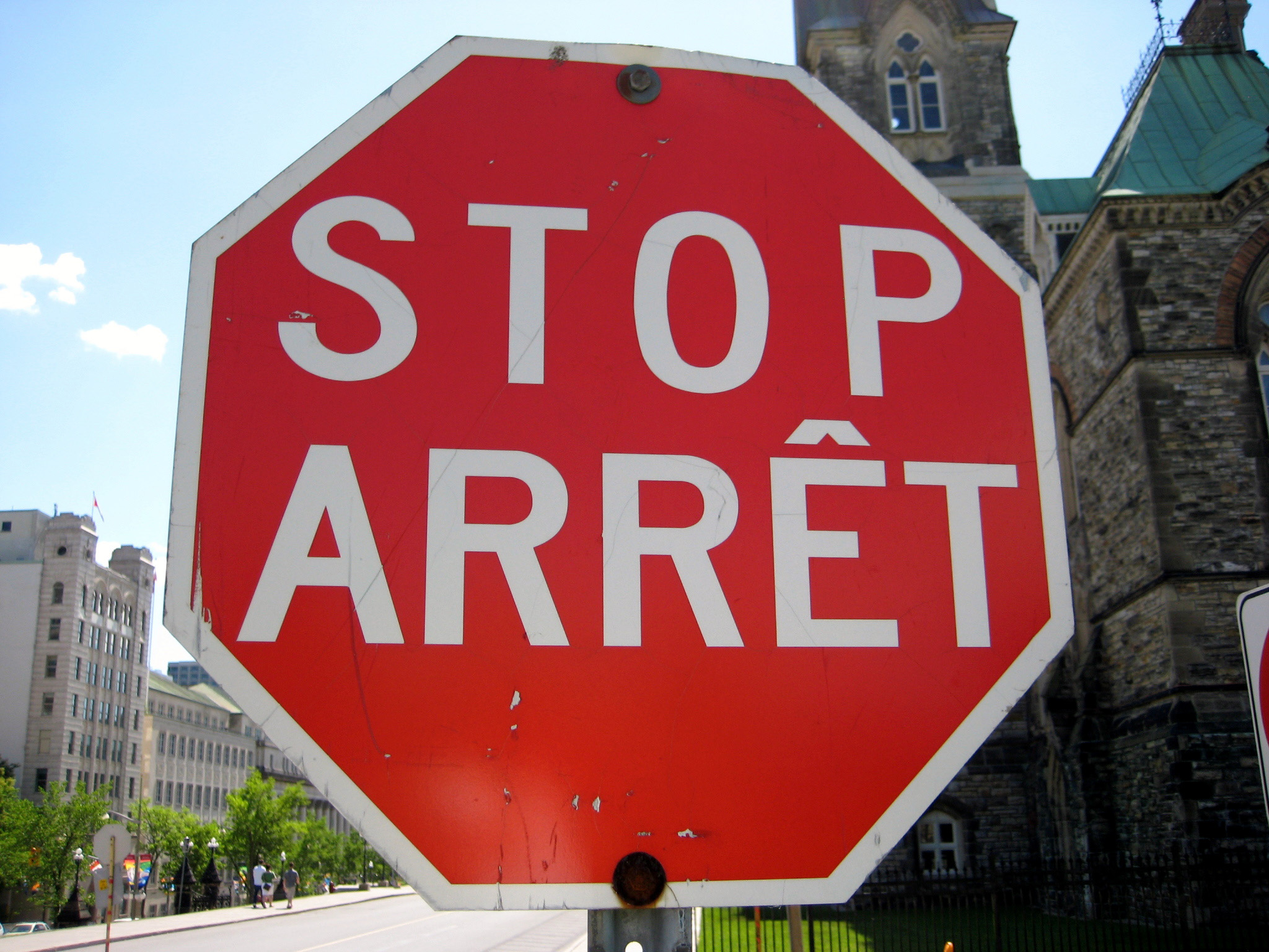 Panneau bilingue à Ottawa source
