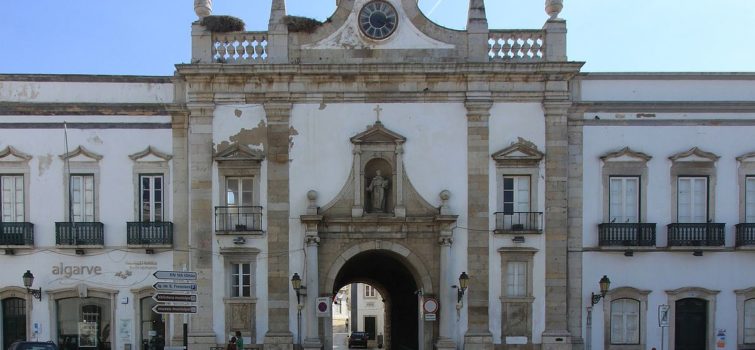 Eglise Acro da Vila, Faro