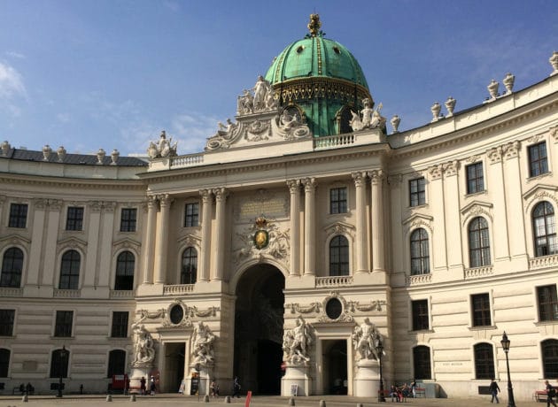 Visiter l’École Espagnole d’Équitation à Vienne : billets, tarifs, horaires