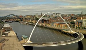 Vue panoramique de Newcastle avec des bâtiments modernes et historiques
