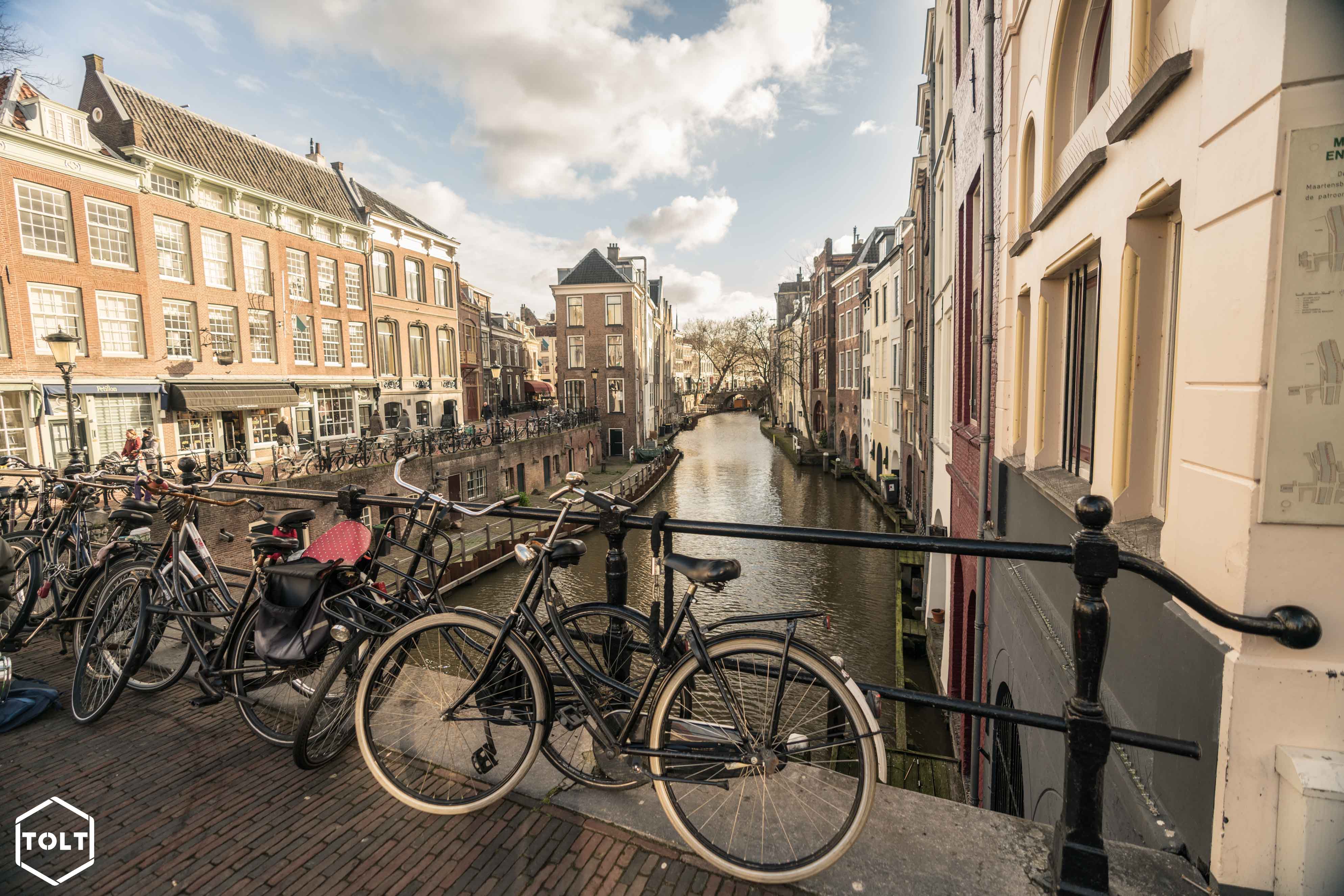 Eh oui ! À Utrecht aussi il y a des vélos et de beaux canaux