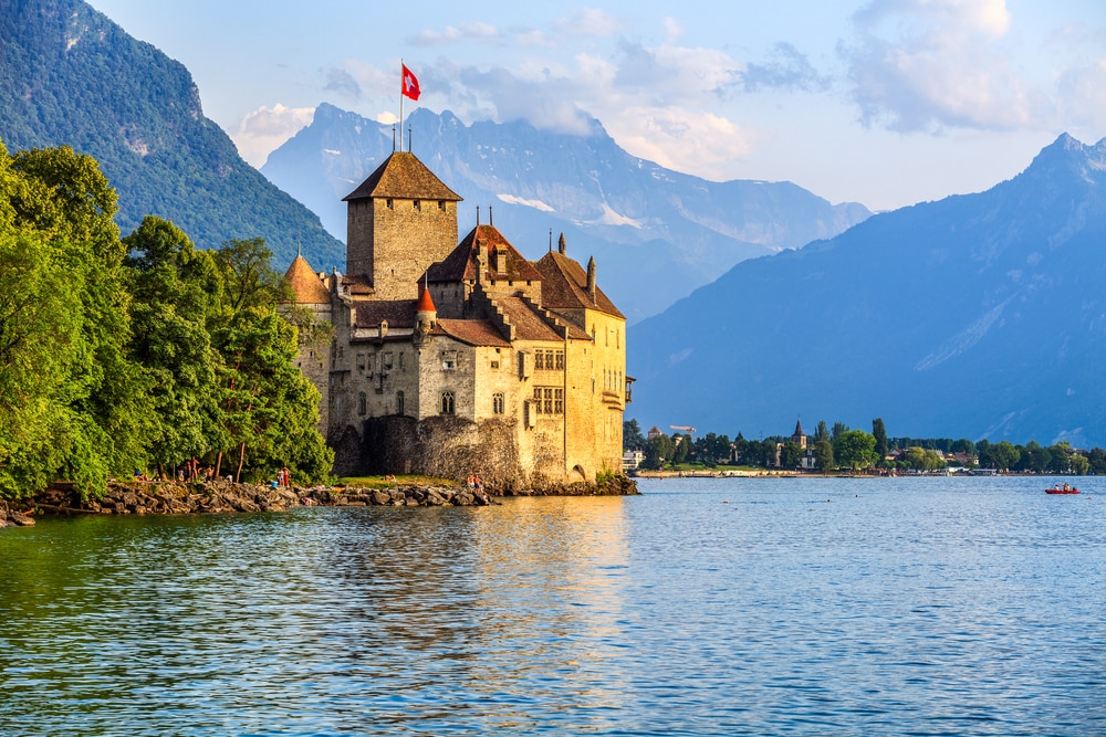 Coucher de soleil du château de Chillon au lac de Genève, Suisse