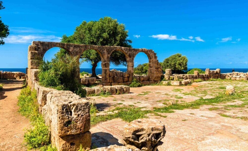 Ruines Romaines De Tipaza : à La Découverte Des Décors Pittoresques ...