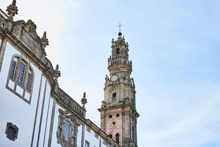 Tour des Clercs à Porto