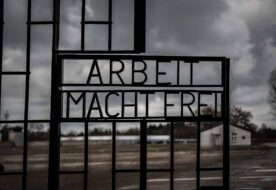 Berlin - Camp de Sachsenhausen entrée Arbeit macht frei