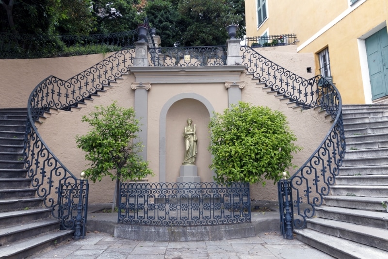 Bastia, les jardins Romieu. Les escaliers et balcons