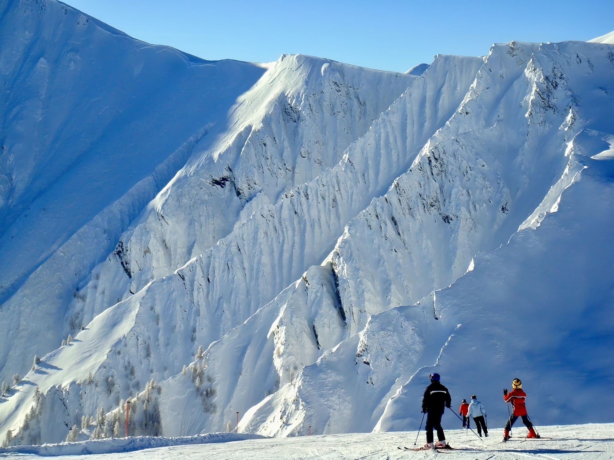 faire du ski dans les Alpes en autriche beaux paysages