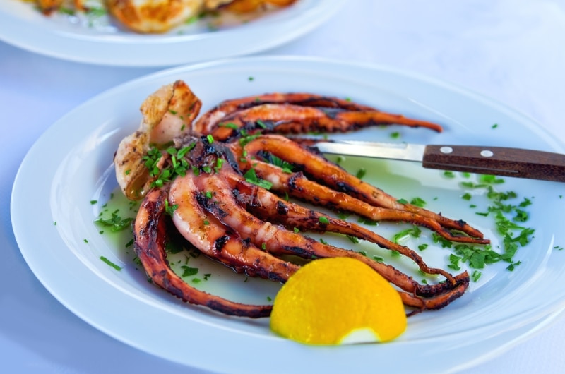 ristorante a Aliki Grecia isola di Paros polpo