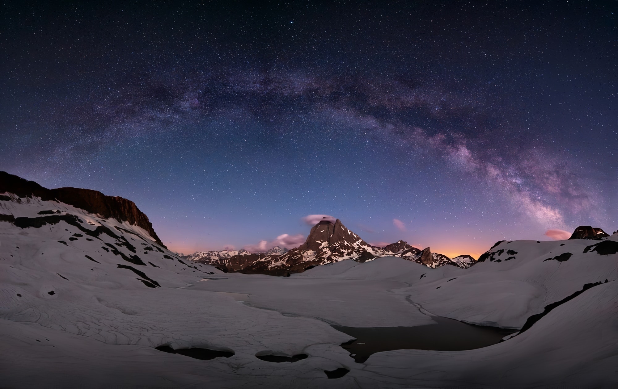 Voie Lactée depuis le Pic du Midi dans les Pyrénées