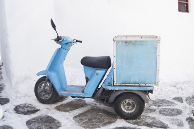 Où et comment louer un scooter à Paros