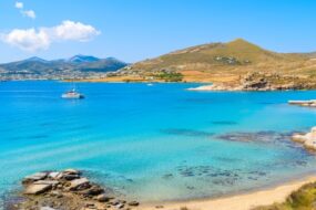 Plage de Monastiri à Paros