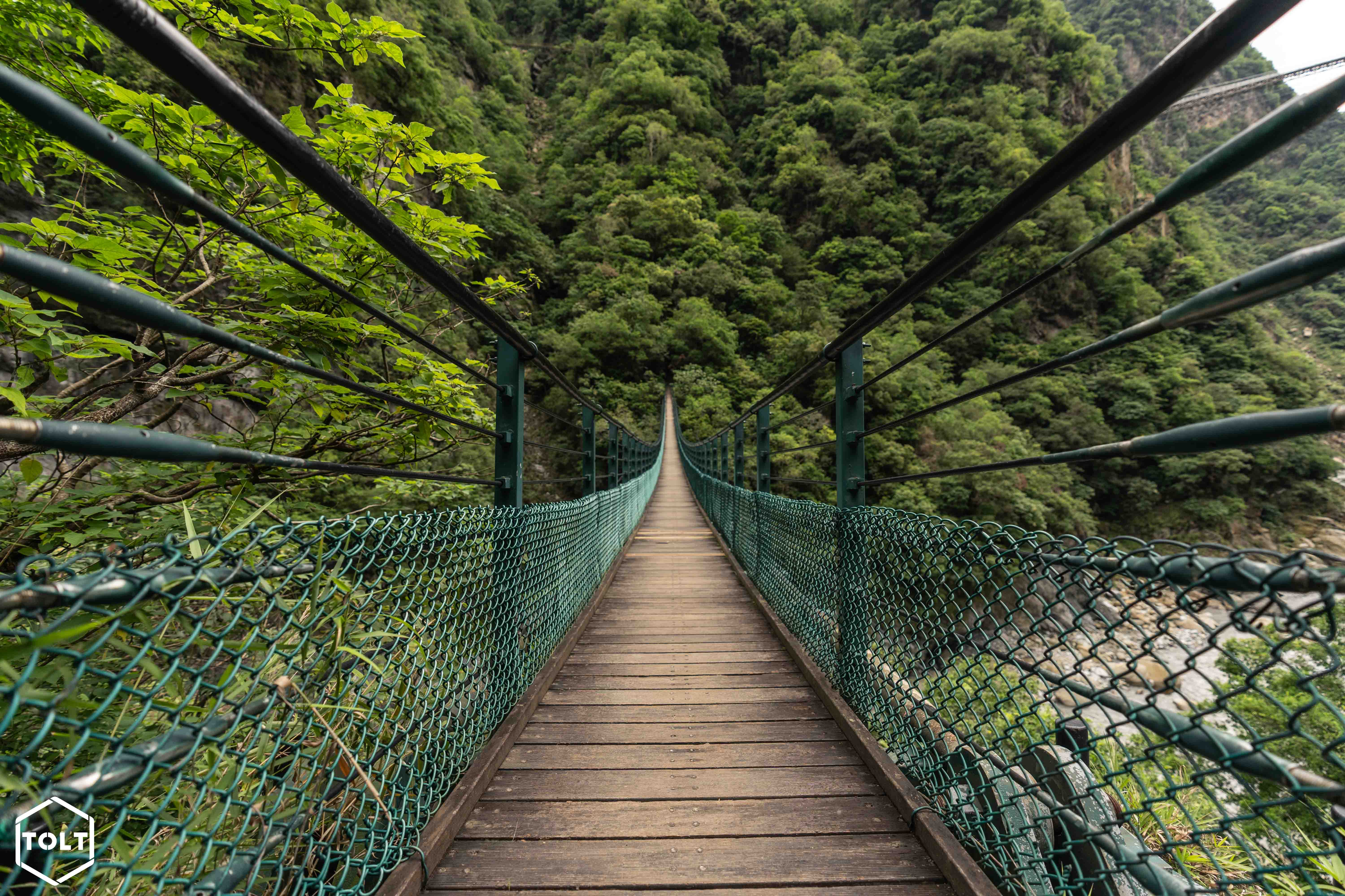 Pont permettant d'accéder au chemin de randonnée de Zhuilu Old trail