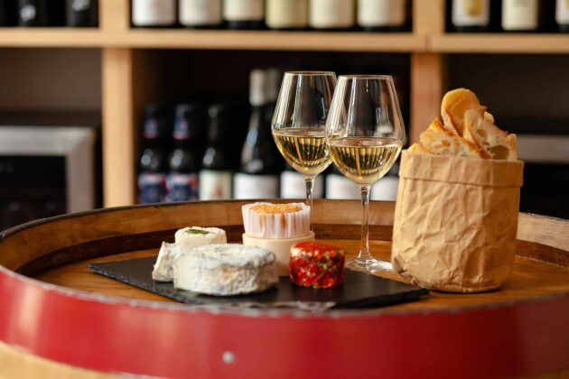 14 endroits où faire une dégustation de vins et fromages à Paris