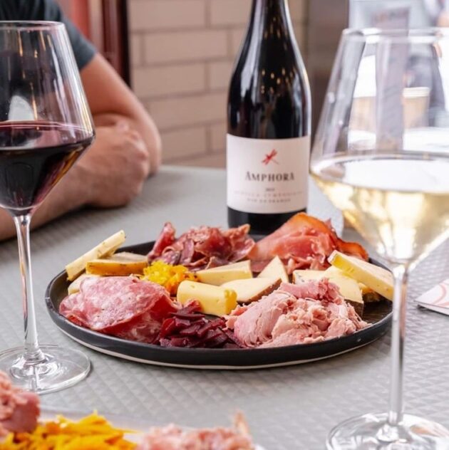 14 endroits où faire une dégustation de vins et fromages à Paris